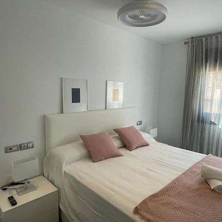 Moderno Apartamento Con Plaza De Garaje En Pleno Centro De Almería Exterior foto