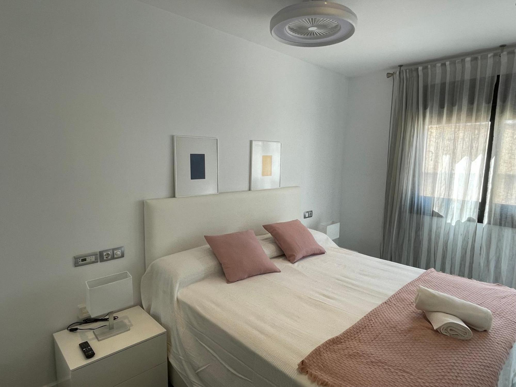 Moderno Apartamento Con Plaza De Garaje En Pleno Centro De Almería Exterior foto